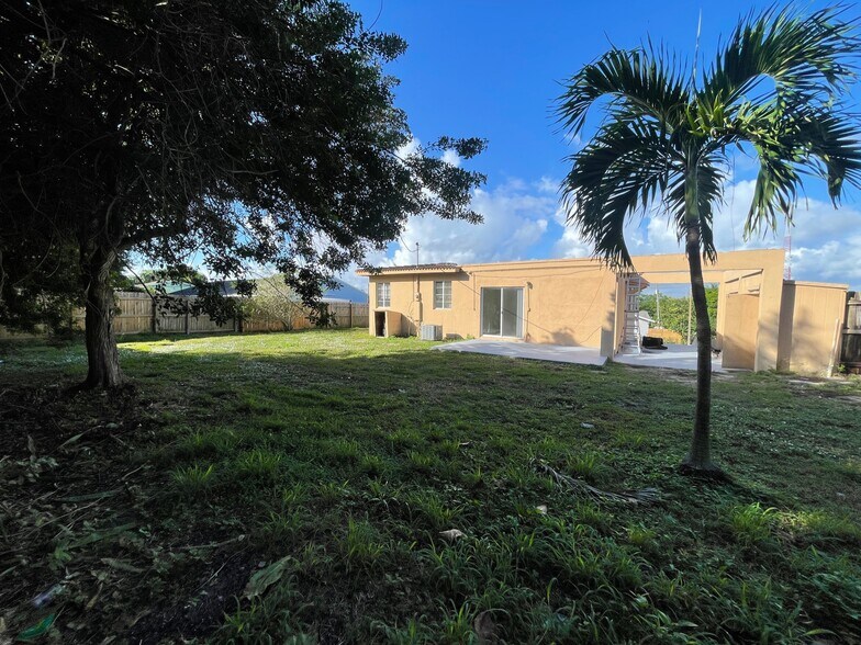 Building Photo - 3902 Westview Ave