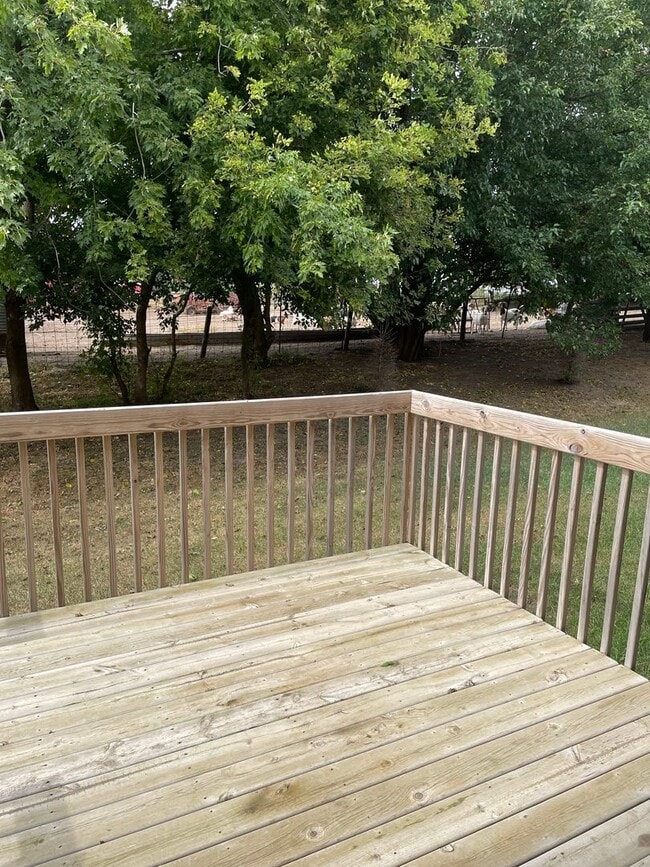 Building Photo - 3 bedroom 3 bathroom Single-Family Home in...