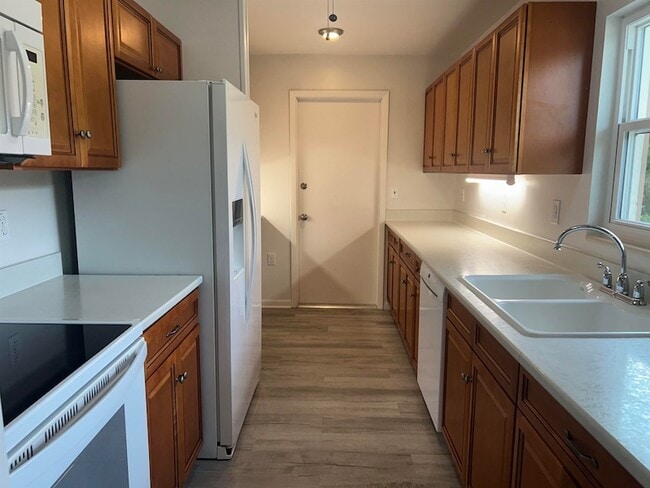 Building Photo - 289 Deltona Blvd