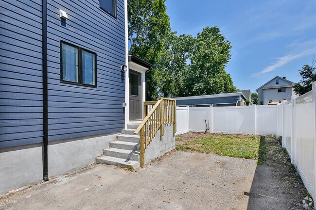 Building Photo - 120 Jerome St