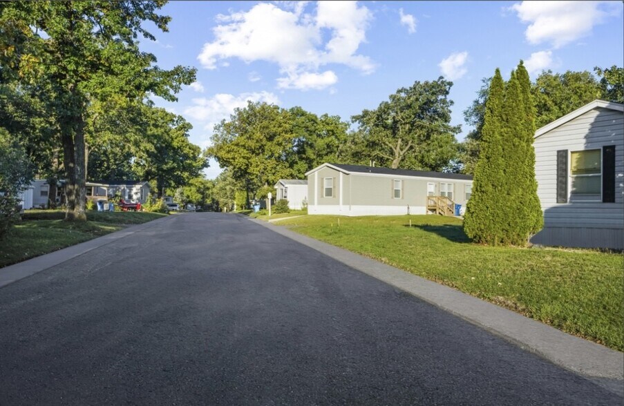 Building Photo - 80 Belmar St