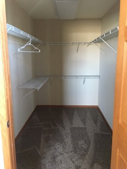 Building Photo - 108 Paradise Cir