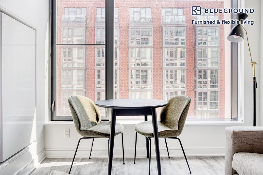 Building Photo - 949 1st St SE