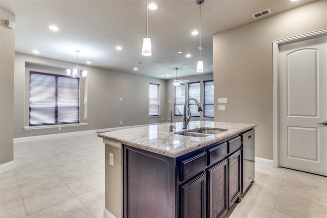 Building Photo - 1904 Brown Stone Dr