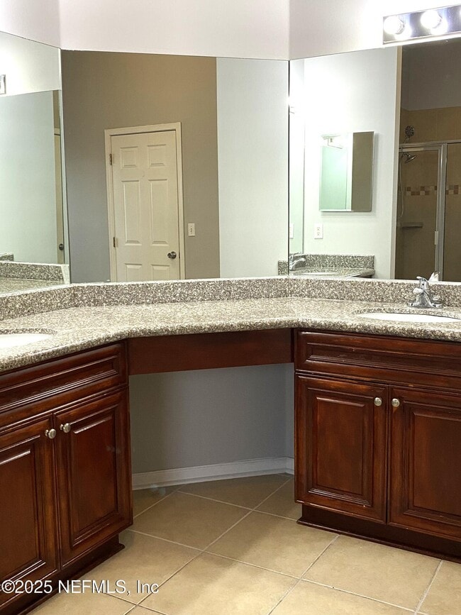 Building Photo - 12976 Chets Creek Dr S