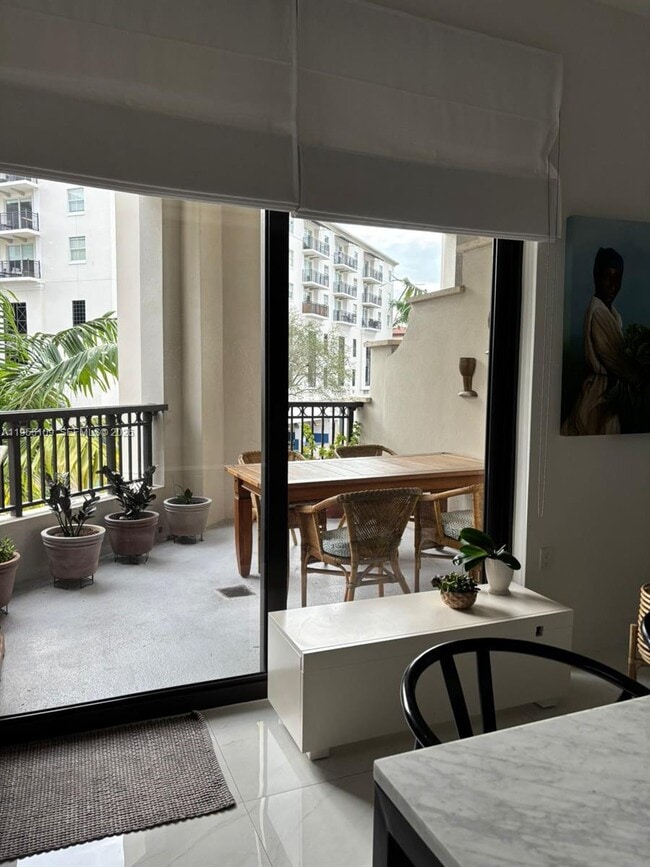 Building Photo - 301 Altara Ave