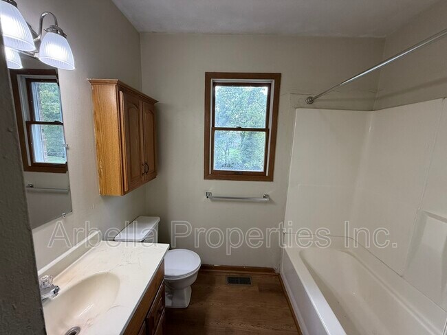 Building Photo - 905 Kendrick Creek Rd