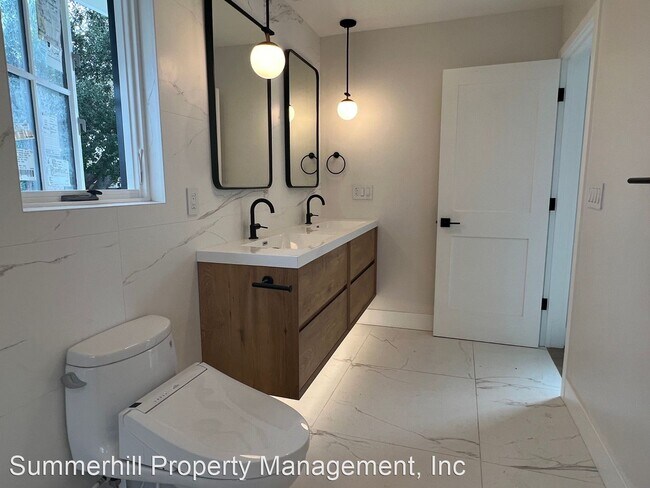 Building Photo - 4 br, 3 bath House - 215 Verano Drive