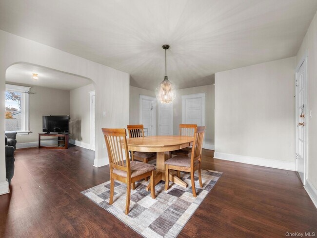 Building Photo - 109 Cooper Dr