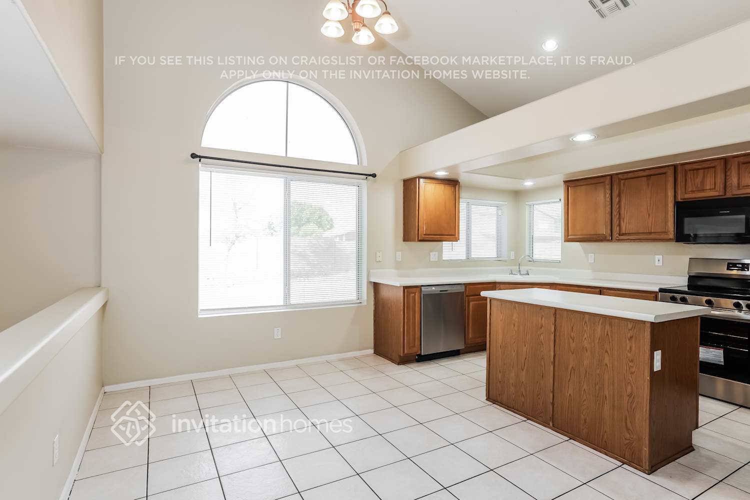 Building Photo - 10901 Hayward Ave