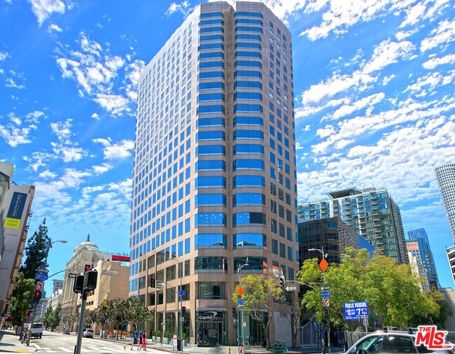 Building Photo - 801S S Grand Ave