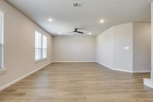 Building Photo - 5450 Ridgeway Dr