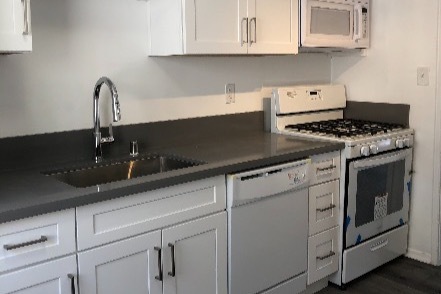 Primary Photo - 829 E 108th St