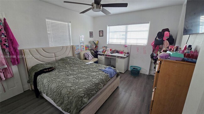 Building Photo - 8261 SW 34th Terrace