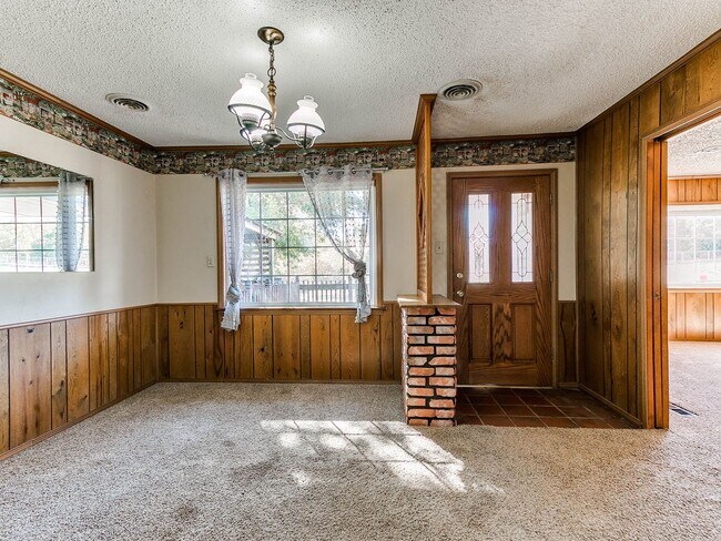 Building Photo - Beautiful 3 bed 2.5 bath home in the Country