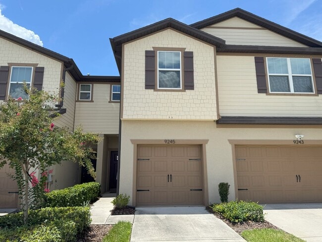 Primary Photo - Updated Townhome in Gated Magnolia Park!