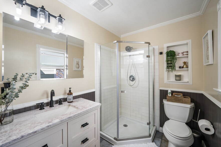 Building Photo - 1042 Madison Ave