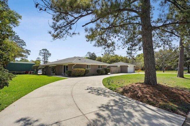 Building Photo - 102 N Dabney Dr