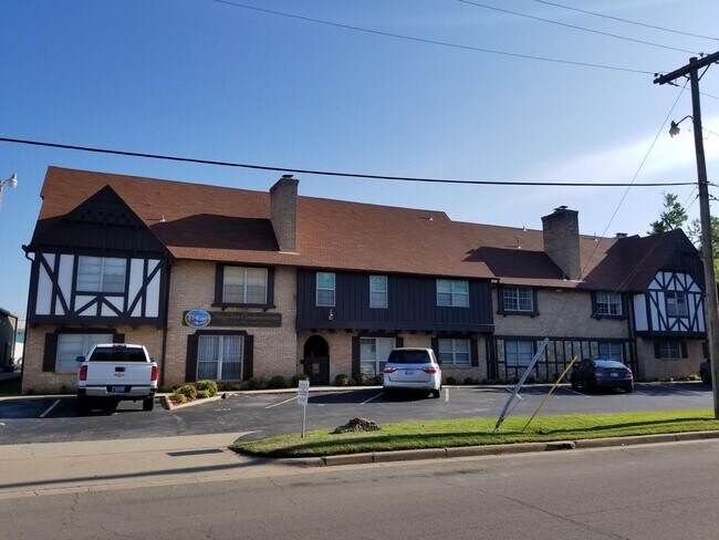 Building Photo - 1B/1B Beautiful Apartment!! **ALL BILLS PA...