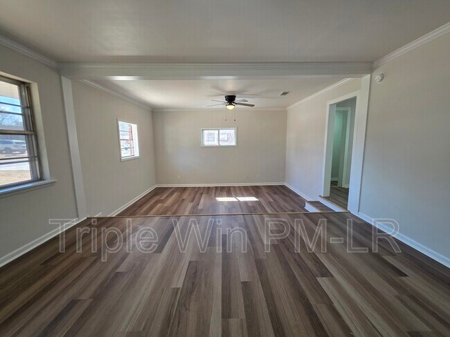 Building Photo - 1413 Nannette St