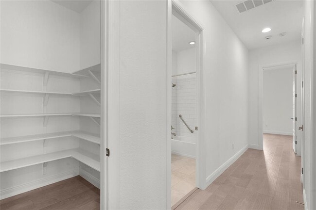 Building Photo - 746 Faith Dr