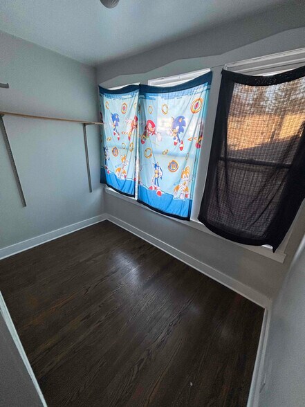 Building Photo - 1805 N Mayfield Ave