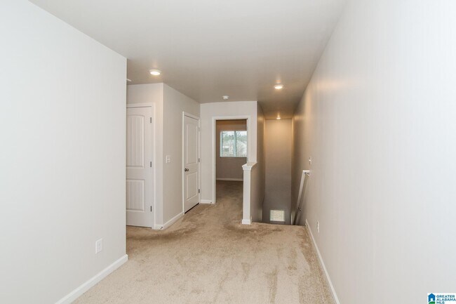 Building Photo - 173 Chelsea Park Rd