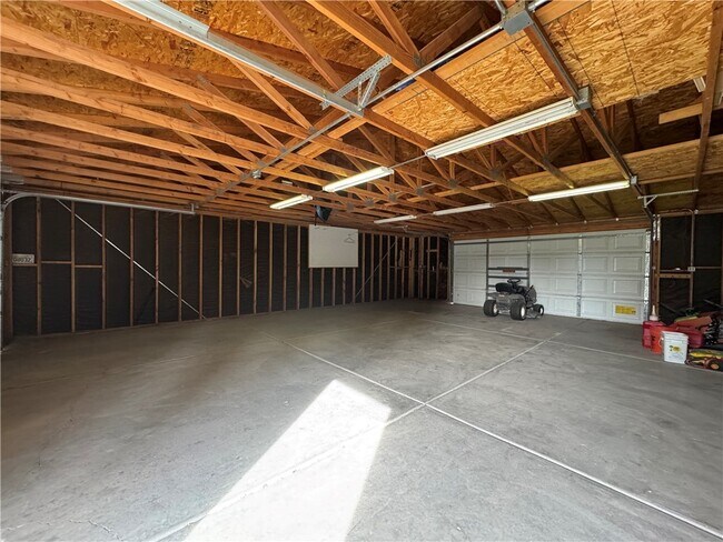 Building Photo - 10044 Kent Rd