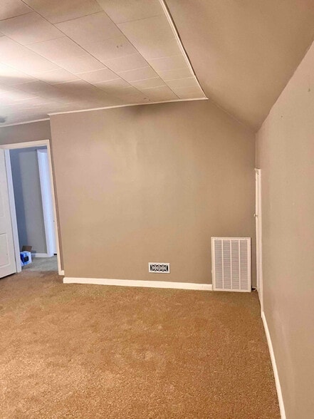 Building Photo - 118 N Madison Rd