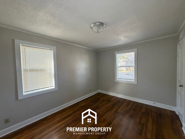 Building Photo - 3145 N Lafayette Cir