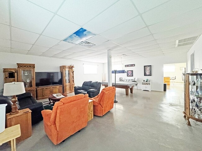 Building Photo - 47320 TX-118