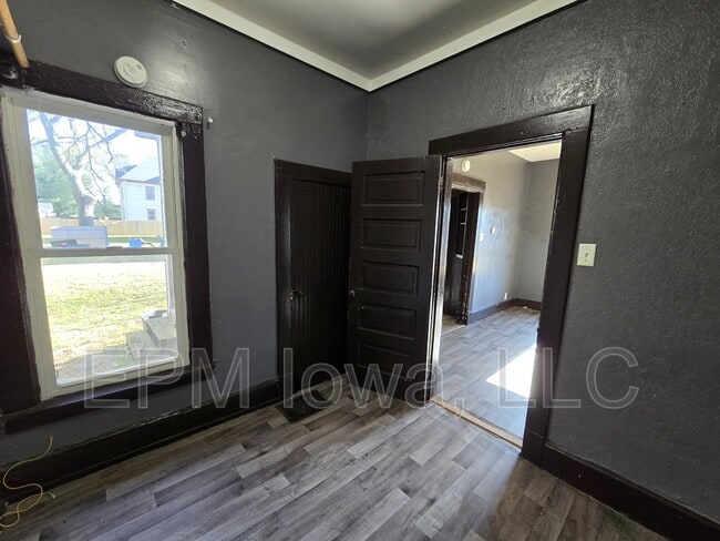 Building Photo - 206 Clay St