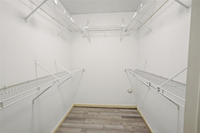 Building Photo - 1544 39th Ave