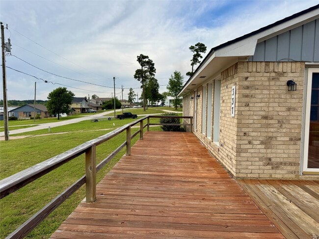 Building Photo - 337 W Cattle Dr