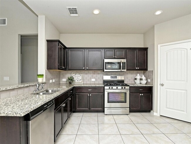 Building Photo - 6917 Ranchito Dr