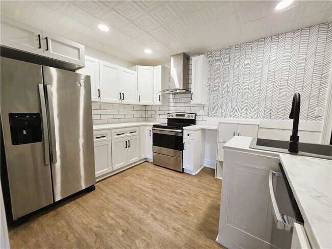 Building Photo - 26 Annette Ln