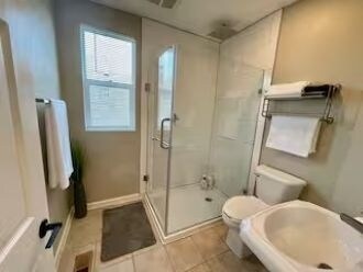 Building Photo - 718 W Spofford Ave