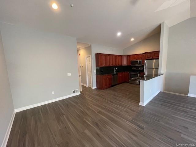 Building Photo - 112 Centre Ct