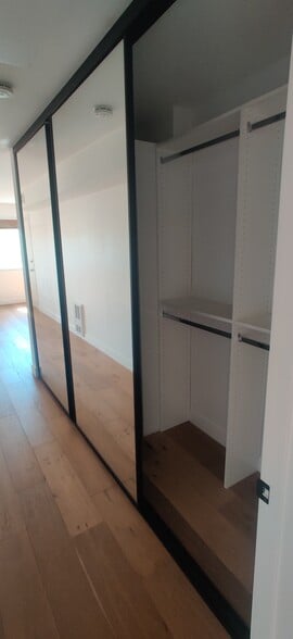 Building Photo - 745 Main St