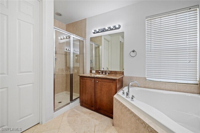 Building Photo - 10391 Carolina Willow Dr