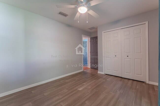 Building Photo - 2403 Mayer St