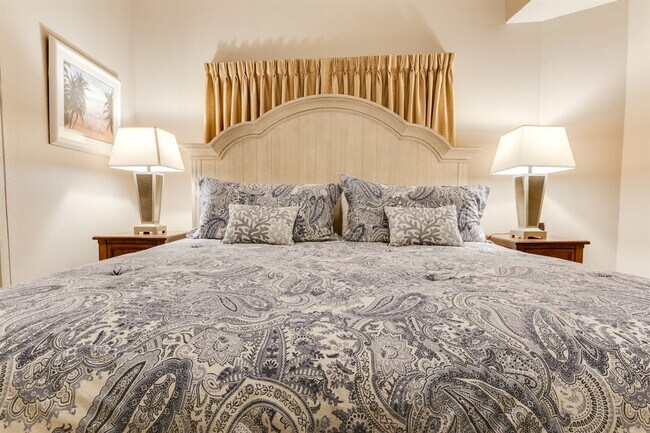 Building Photo - 9900 S Thomas Dr