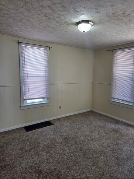 Building Photo - 343 Whiley Ave