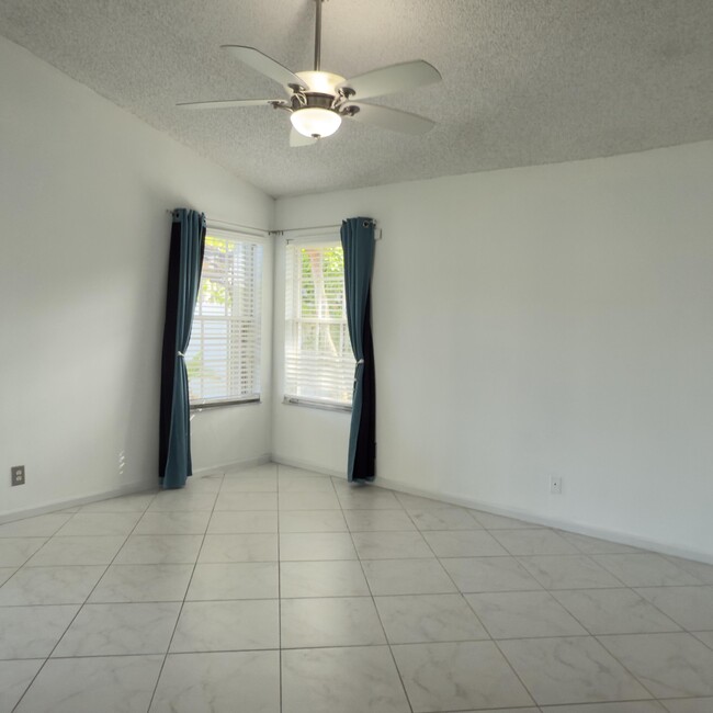 Building Photo - 53 Heather Cove Dr