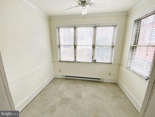 Building Photo - 1505 Delaware Ave