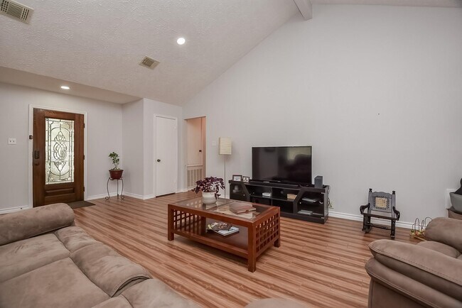 Building Photo - 2722 Amaranth Dr