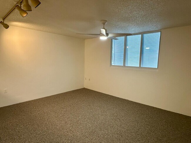 Building Photo - 3930 S Roosevelt Blvd