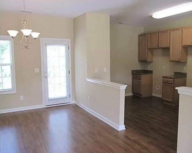 Building Photo - Lovely 3 Bedroom Townhouse in the desirable Addison Reserve Neighborhood of Raleigh