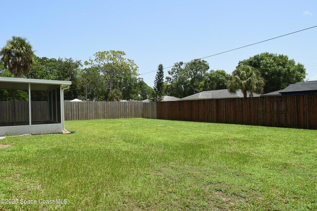 Building Photo - 142 Brescia St NE