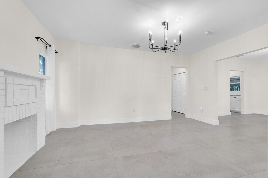 Building Photo - 52 NW 47th Ter